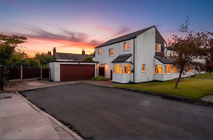 4 Bedroom Detached House For Sale In Millbrook Close, Wheelton, PR6