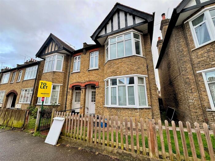 2 Bedroom Flat To Rent In Maldon Road, Southend-On-Sea, SS2