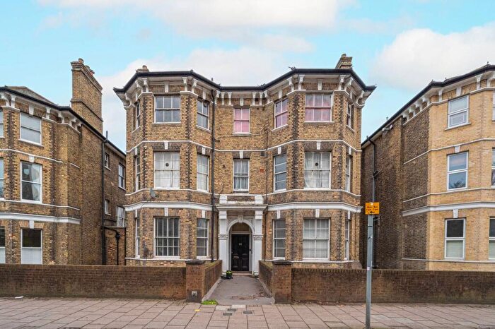 3 Bedroom Flat For Sale In Anerley Road, Penge, London, SE20