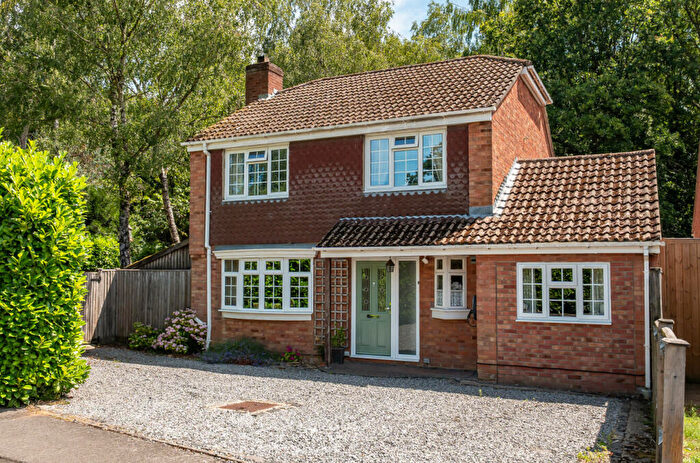 4 Bedroom Detached House For Sale In Clandon Drive, Boyatt Wood, Eastleigh, Hampshire, SO50