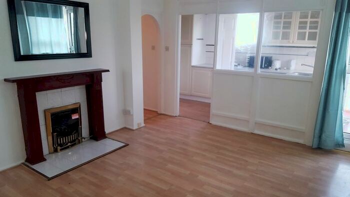 3 Bedroom Flat To Rent In Castlecombe Drive, London, SW19