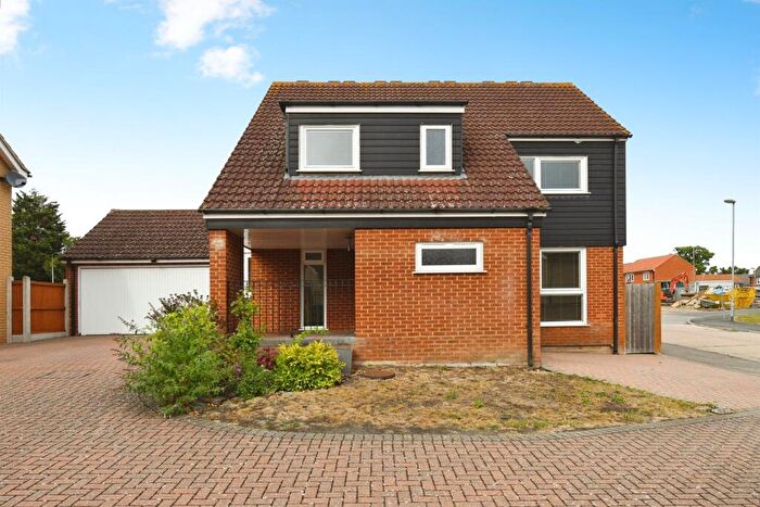 4 Bedroom Detached House For Sale In Homestead Close, Rayleigh, SS6