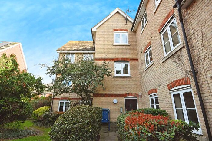 2 Bedroom Apartment For Sale In Harberd Tye, Great Baddow, Chelmsford, CM2