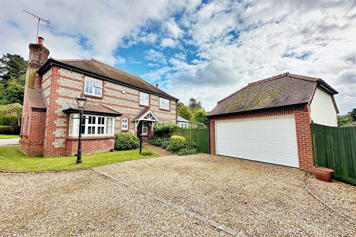 4 Bedroom Detached House For Sale In Milborne St Andrew, DT11