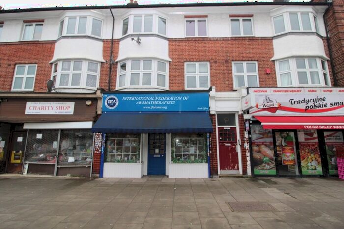 2 Bedroom Flat To Rent In South Ealing Road, London, W5