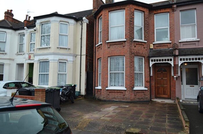 1 Bedroom Flat To Rent In Palmerston Road, Wood Green, N22