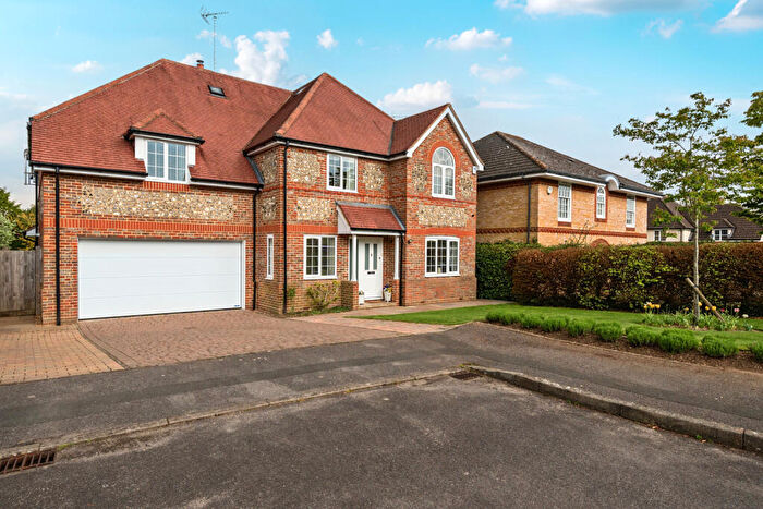 5 Bedroom Detached House For Sale In Strachey Close, Tidmarsh, Reading, Berkshire, RG8