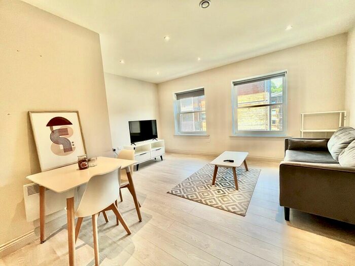 2 Bedroom Apartment To Rent In Centenary House, North Street, Leeds, LS2