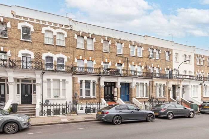2 Bedroom Flat To Rent In Barons Court Road, London, W14