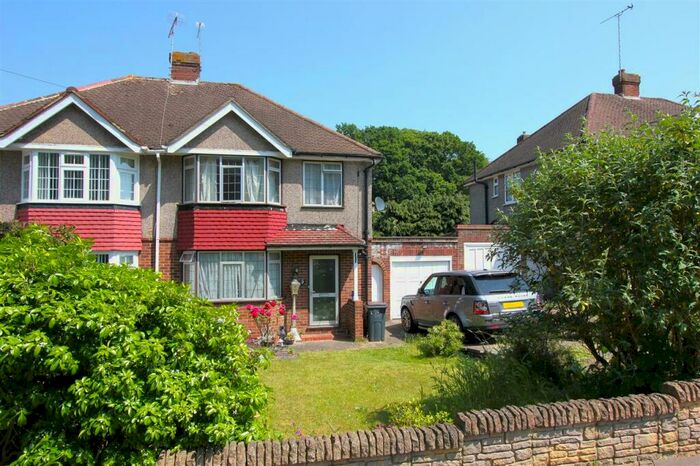 3 Bedroom Semi-Detached House To Rent In Croham Valley Road, South Croydon, CR2