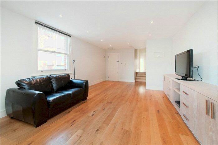 2 Bedroom Flat To Rent In Munster Road, Fulham, London, SW6
