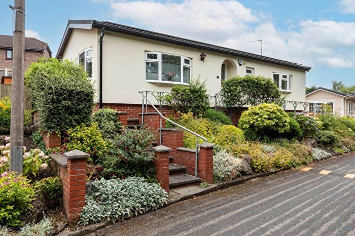 2 Bedroom Retirement Property For Sale In Oakland Glen, Walton-le-Dale, Preston, Lancashire, PR5