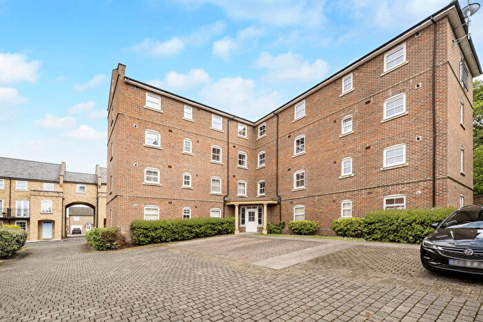 2 Bedroom Flat For Sale In Rockbourne Road, Sherfield-on-Loddon, RG27