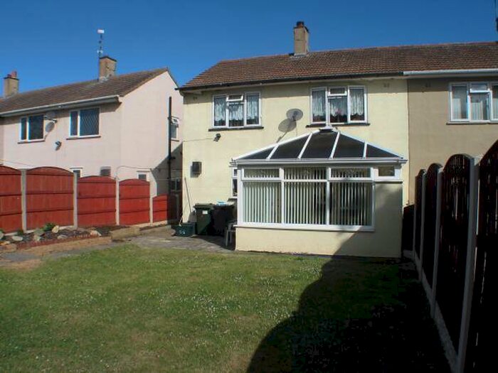 3 Bedroom Semi-Detached House To Rent In Newstead Road, Scawthorpe, Doncaster, South Yorkshire, DN5
