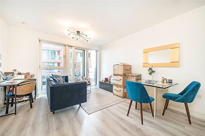 1 Bedroom Flat To Rent In Hebden Place, London, SW8