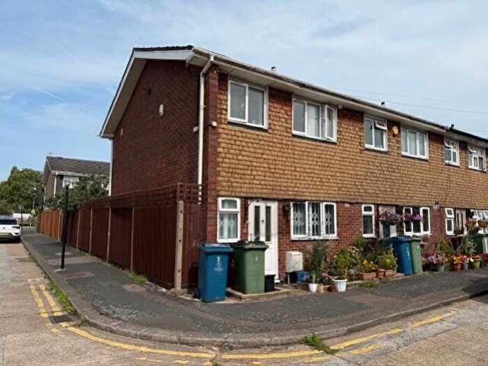 3 Bedroom Terraced House To Rent In Leathsail Road, Harrow, Middlesex, HA2