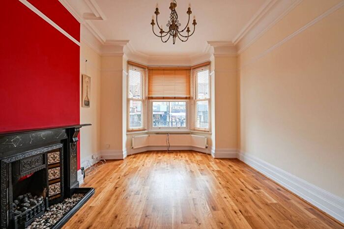 5 Bedroom Detached House For Sale In Hoe Street, Walthamstow, London, E17