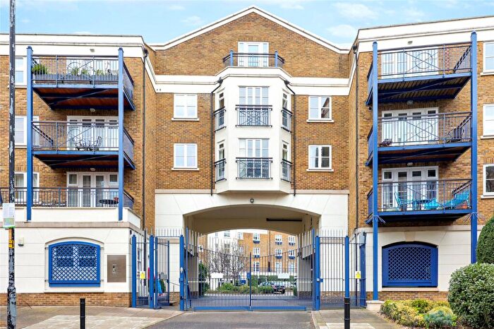 2 Bedroom Apartment To Rent In Victory Place, E14