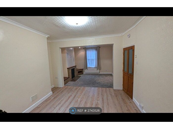 4 Bedroom Terraced House To Rent In Berriew Road, Welshpool, SY21