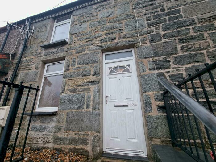 2 Bedroom Terraced House To Rent In High Street, Blaenau Ffestiniog, LL41