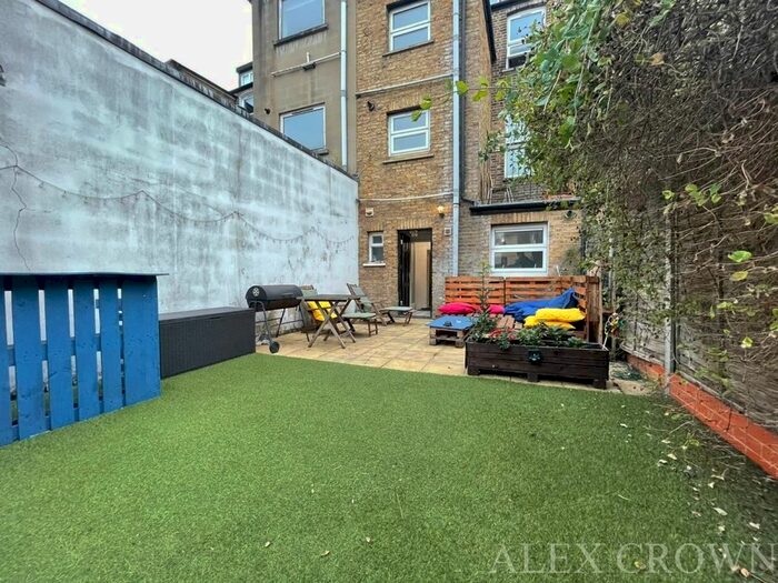 2 Bedroom Flat To Rent In Blackstock Road, London, N4