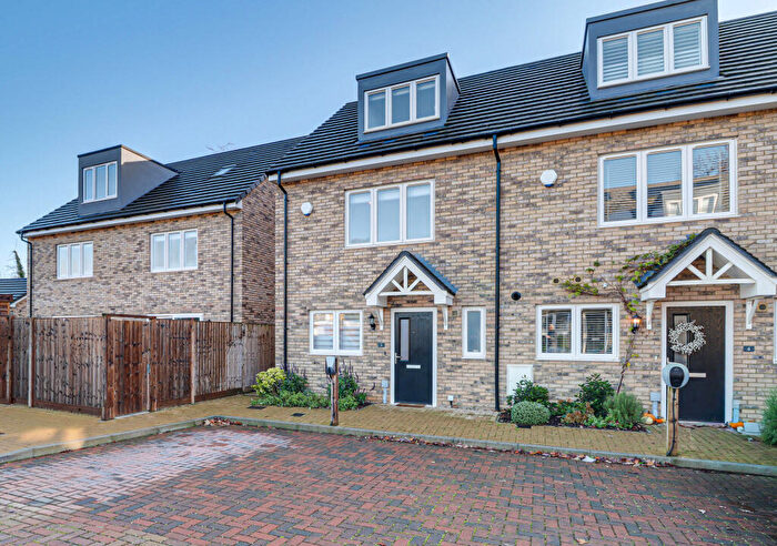 4 Bedroom End Of Terrace House For Sale In Jenny Lane, St Albans, AL1