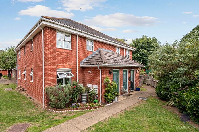 1 Bedroom Flat To Rent In Aragon Place, Morden, SM4