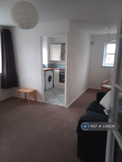 Studio To Rent In John Williams Close, London, SE14