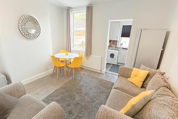 4 Bedroom House To Rent In Edmund Road, Sheffield, S2