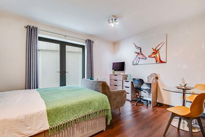 1 Bedroom Flat To Rent In Cardigan Lane, Leeds, LS4
