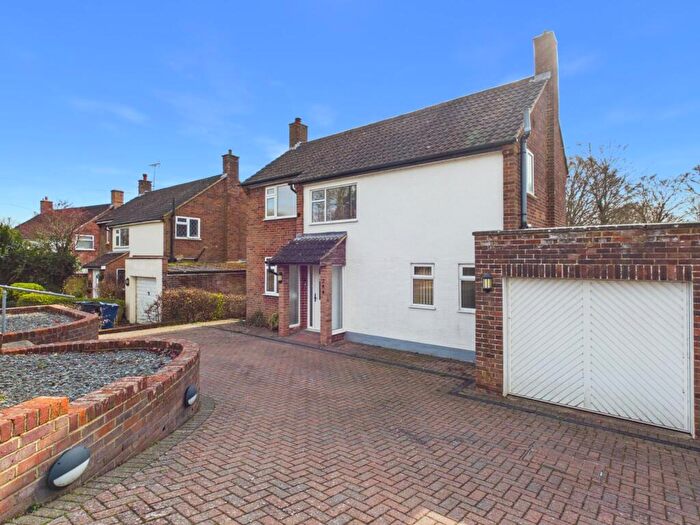 3 Bedroom Detached House To Rent In Chartridge Lane, Chesham, HP5