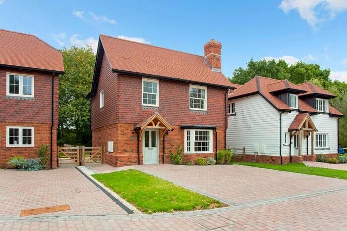 3 Bedroom Detached House For Sale In Frensham Green, Rolvenden Layne, Kent, TN17
