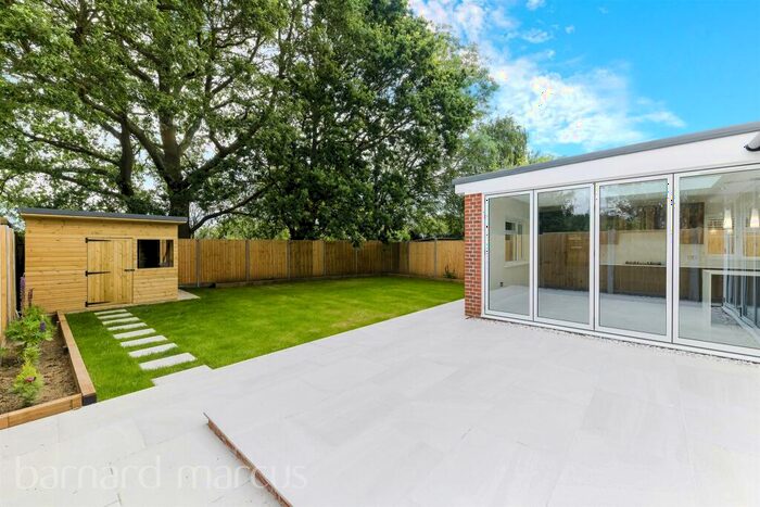 3 Bedroom Bungalow For Sale In Cudas Close, Stoneleigh, KT19