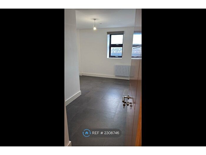 1 Bedroom Flat To Rent In Wiltshire Court, Swindon, SN1