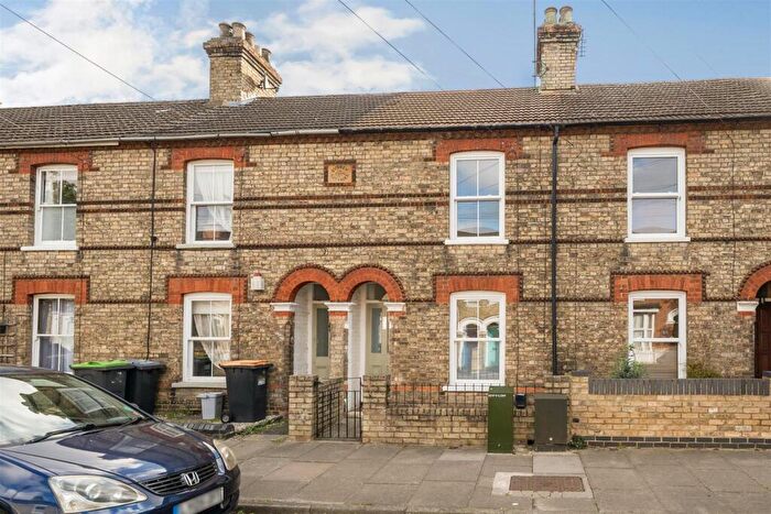 2 Bedroom Terraced House For Sale In Howbury Street, Bedford, MK40