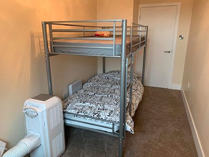 2 Bedroom Apartment To Rent In The Aspect, Queen Street, Cardiff, CF10