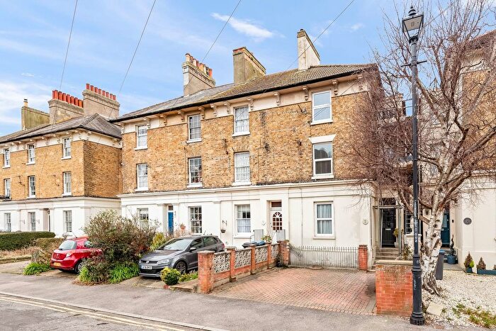 1 Bedroom Flat For Sale In Saxon Street, Dover, Dover, CT17