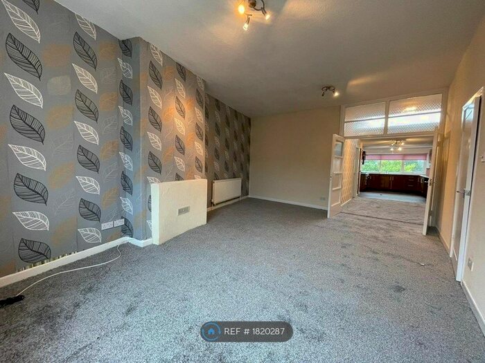 2 Bedroom Flat To Rent In Dawson Street, Heywood, OL10