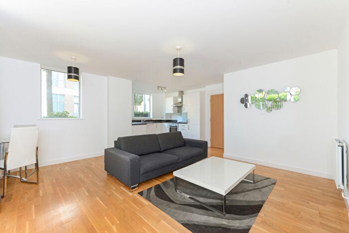 2 Bedroom Flat To Rent In Simmonds House, Clayponds Lane, Brentford, TW8