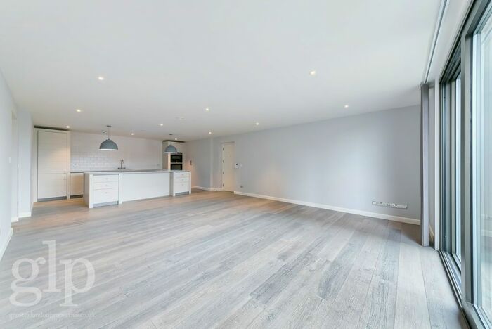 2 Bedroom Flat To Rent In Marshall Street, London, W1F