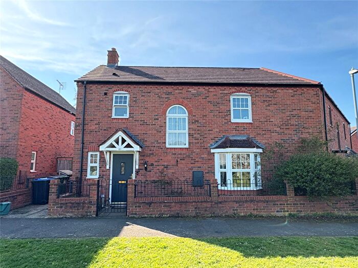 3 Bedroom Semi-Detached House For Sale In The Fordway, Stratford-Upon-Avon, Warwickshire, CV37