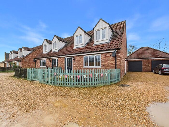 3 Bedroom Semi-Detached House To Rent In Willow Close, Watlington, PE33