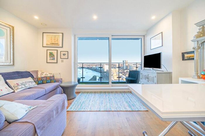 2 Bedroom Flat To Rent In Wharf Street Deptford, SE8