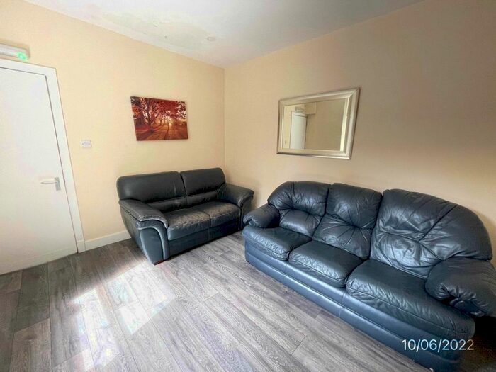 7 Bedroom Terraced House To Rent In King Street, Aberdeen, AB24