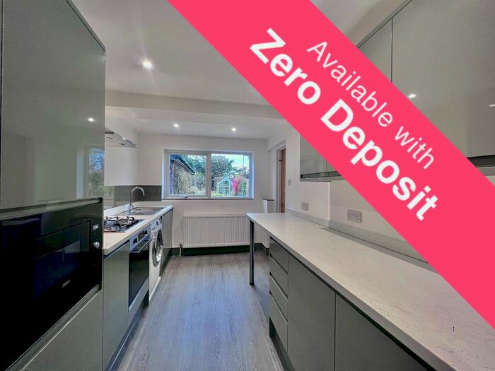 3 Bedroom Property To Rent In West End Road, Southampton, SO18