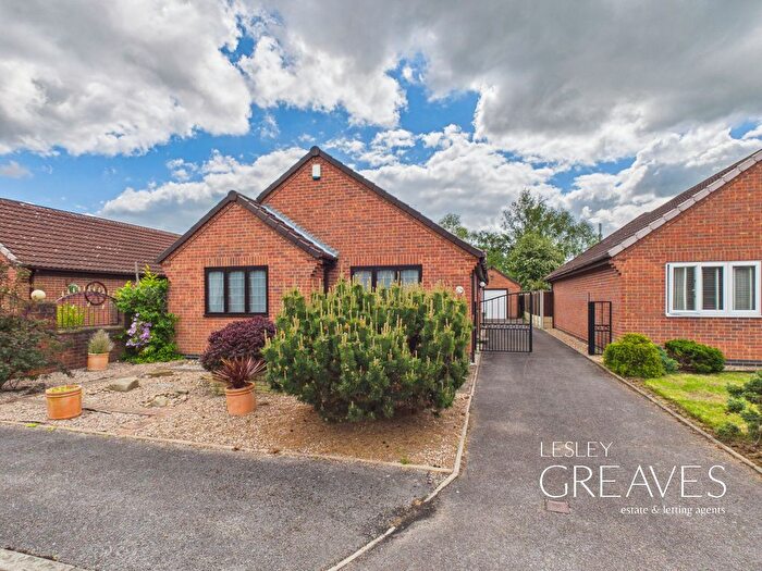 3 Bedroom Detached Bungalow For Sale In Harrington Close, Gedling, Nottingham, NG4