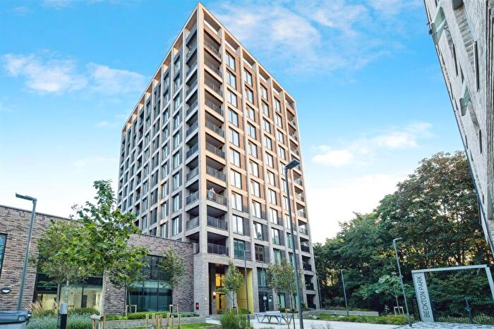 2 Bedroom Flat To Rent In Mahindra Way, London, E6