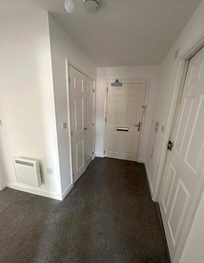 2 Bedroom Flat To Rent In Hall Park Street, Bilston, WV14