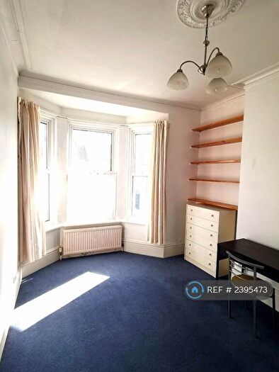 2 Bedroom Flat To Rent In Queens Park Road, Brighton, BN2