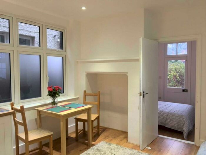 Flat To Rent In Teignmouth Road, Willesden Green, NW2